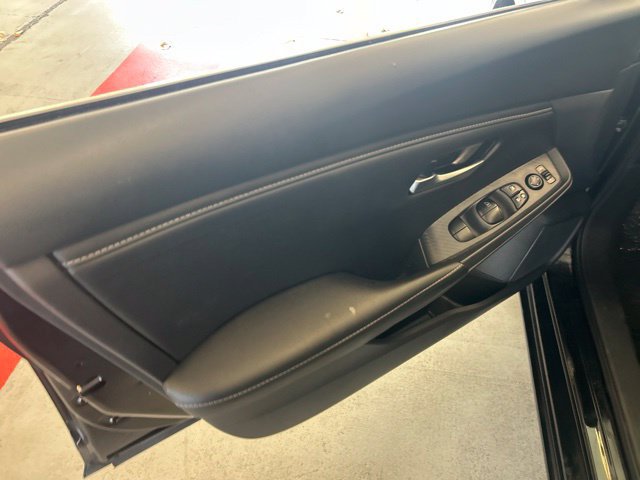 Used 2025 Nissan Sentra SV FWD image 35
