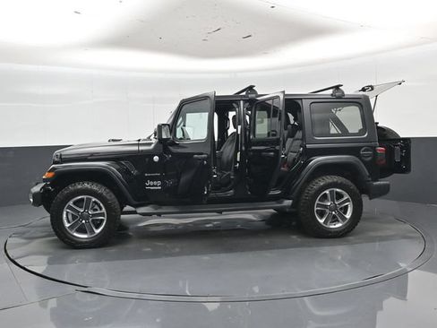 Used 2018 Jeep Wrangler Unlimited Sahara w/ Uconnect 4C Nav & Sound Group AWD/4WD image 61