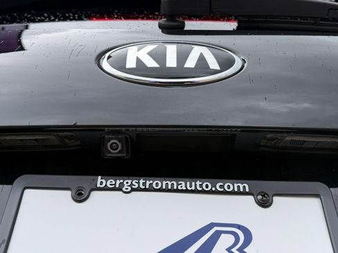 Used 2019 Kia Sorento FWD w/ LX Convenience Package image 9