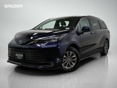 Used 2025 Toyota Sienna XLE