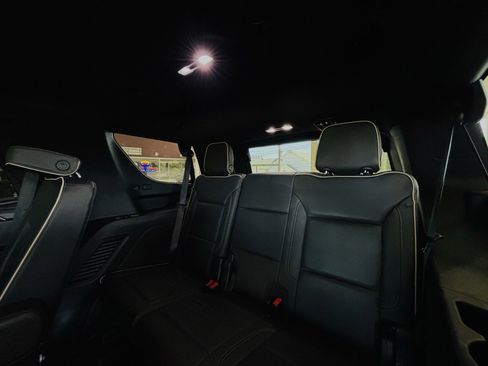 Used 2021 Chevrolet Tahoe Premier AWD/4WD image 32