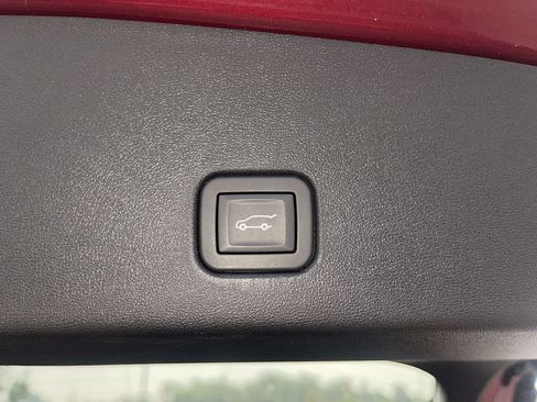 Certified 2025 Cadillac Optiq Sport 2 w/ LPO, Floor Liner Package AWD/4WD image 7
