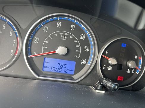 Used 2009 Hyundai Santa Fe SE image 6