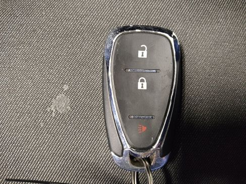 Used 2020 Chevrolet Equinox LT image 32