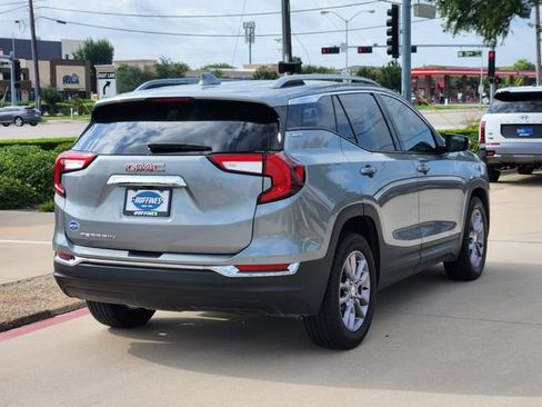 Certified 2024 GMC Terrain SLT FWD image 4