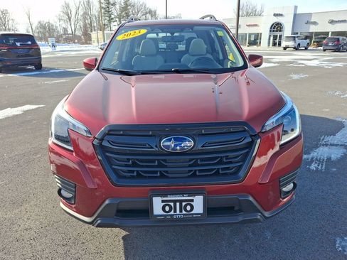 Used 2023 Subaru Forester Premium image 2