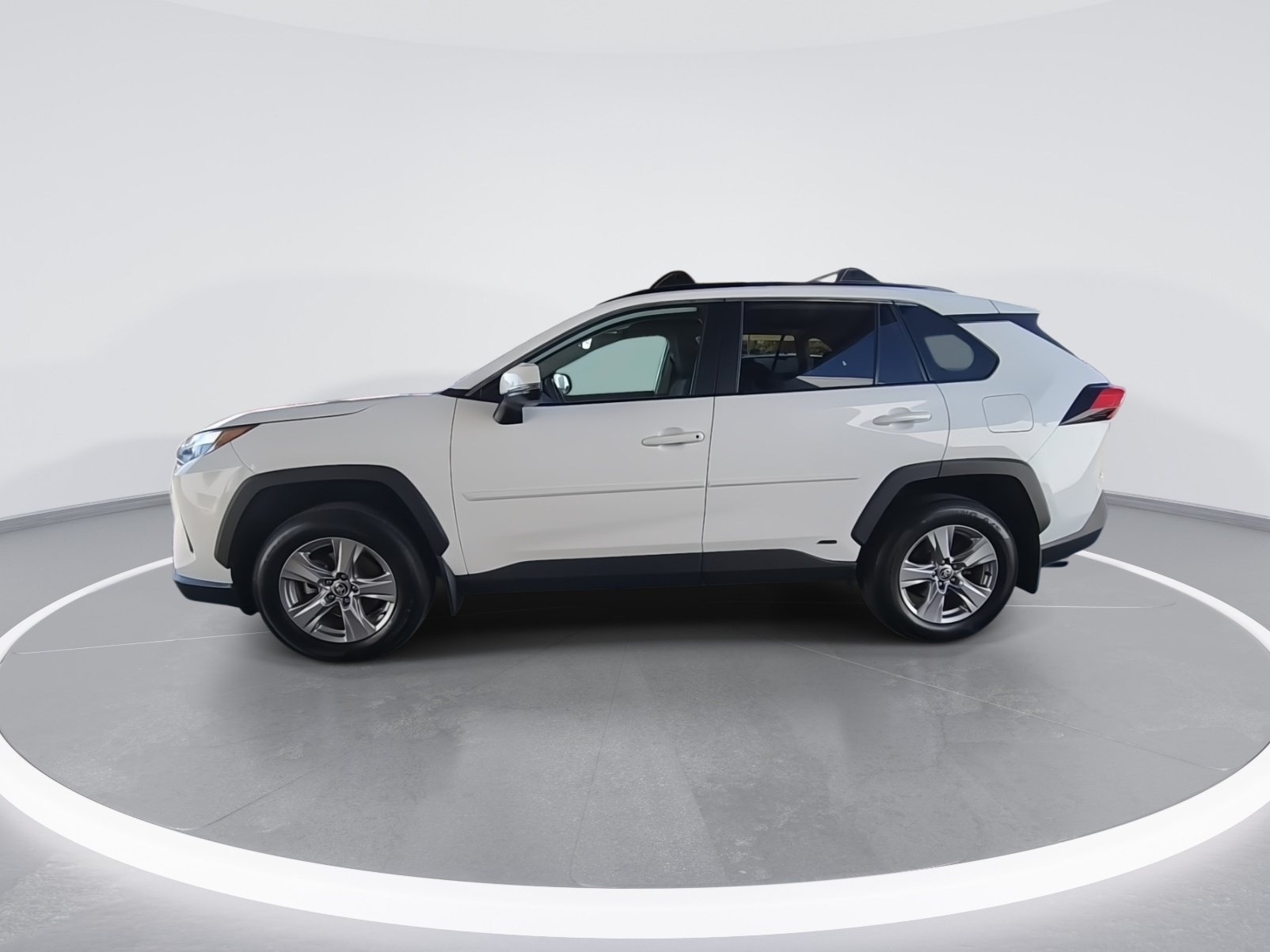 Used 2024 Toyota RAV4 XLE w/ Convenience Package AWD/4WD image 9