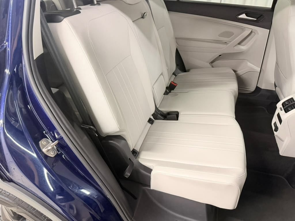 Used 2023 Volkswagen Tiguan SE FWD image 37