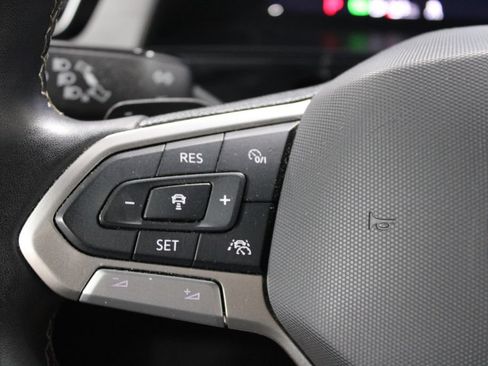 Used 2024 Volkswagen Atlas Cross Sport SE AWD/4WD image 34