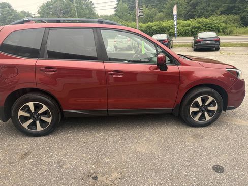 Used 2017 Subaru Forester 2.5i Premium w/ All-Weather Package AWD/4WD image 8