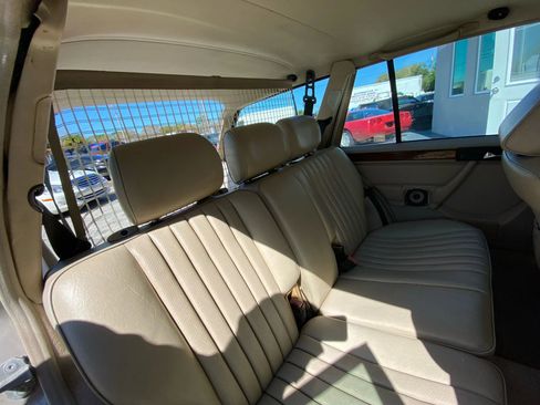 Used 1995 Mercedes-Benz E 320 Wagon image 18