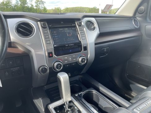Used 2018 Toyota Tundra Limited w/ Limited Premium Package AWD/4WD image 22