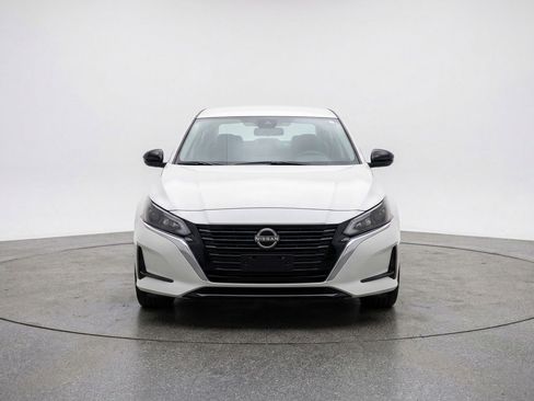 Used 2025 Nissan Altima 2.5 SV image 1