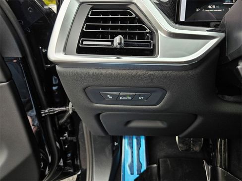 New 2026 BMW X5 M60i image 17