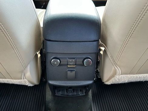 Used 2016 Ford Explorer XLT w/ Equipment Group 202A image 17