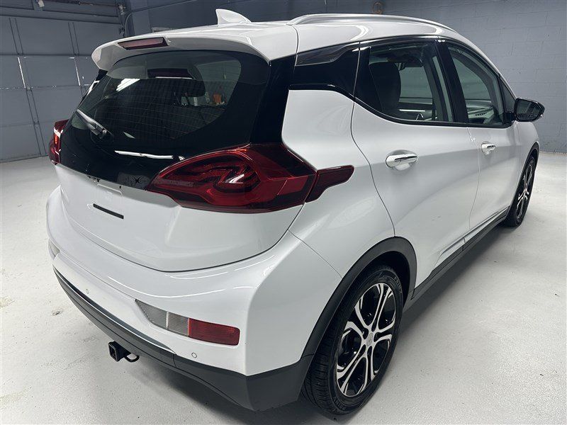 Used 2020 Chevrolet Bolt Premier w/ Infotainment Package FWD image 7