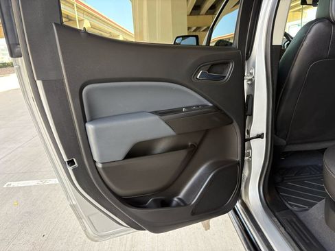 Used 2019 Chevrolet Colorado Z71 AWD/4WD image 29