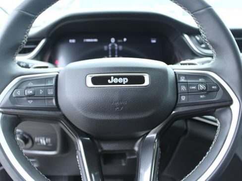 Used 2023 Jeep Grand Cherokee L Laredo w/ Luxury Tech Group I RWD image 20
