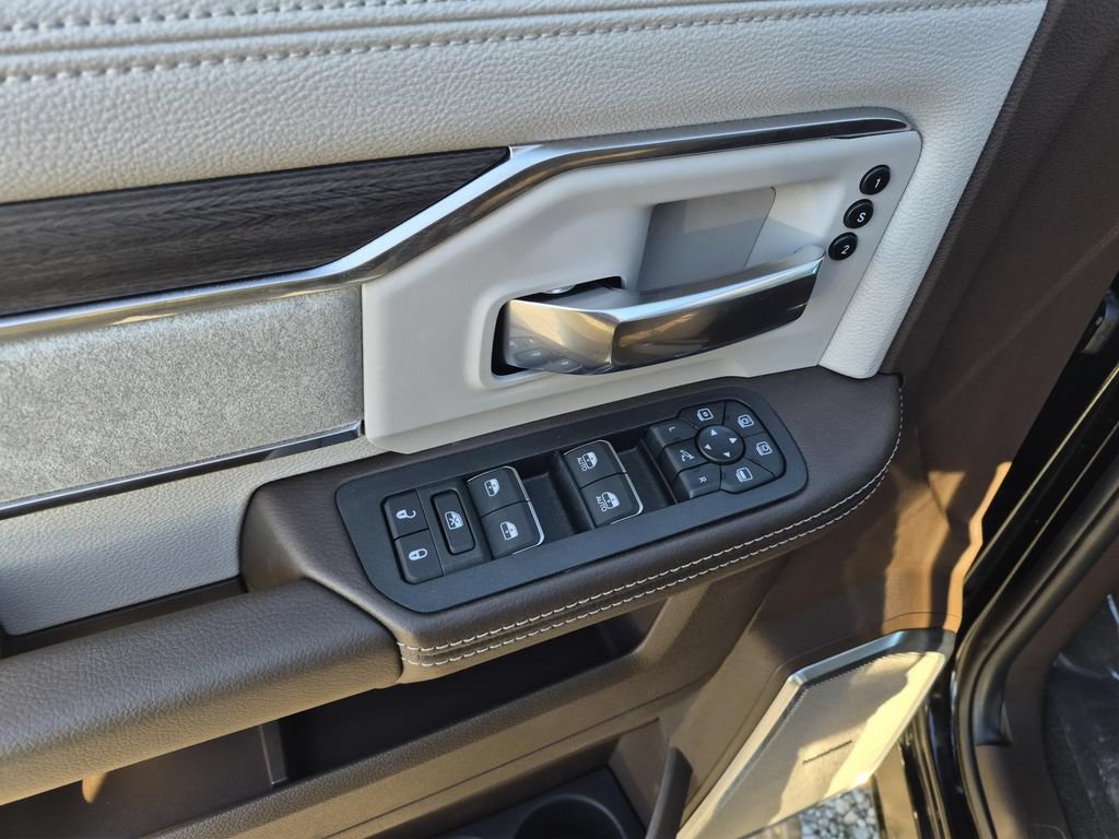 New 2026 RAM 2500 Laramie AWD/4WD image 11