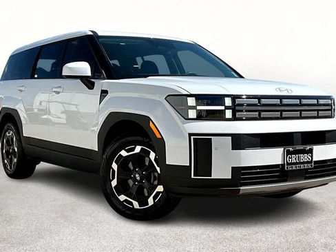 Used 2025 Hyundai Santa Fe SE image 1