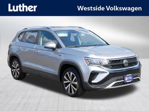 Certified 2022 Volkswagen Taos SE AWD/4WD image 1