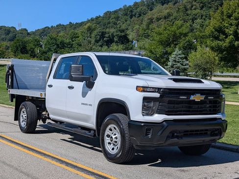 Used 2025 Chevrolet Silverado 3500 W/T w/ Snow Plow Prep/Camper Package AWD/4WD image 3