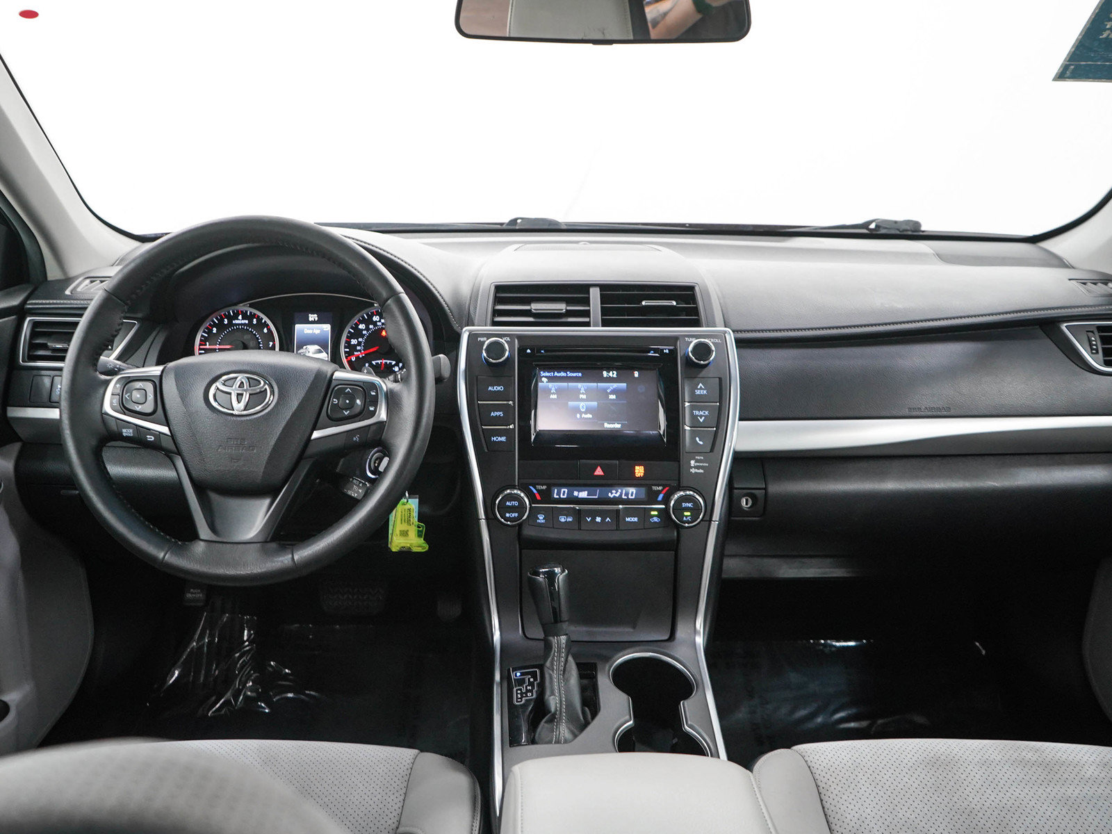 Used 2015 Toyota Camry XSE w/ Moonroof Package FWD image 14
