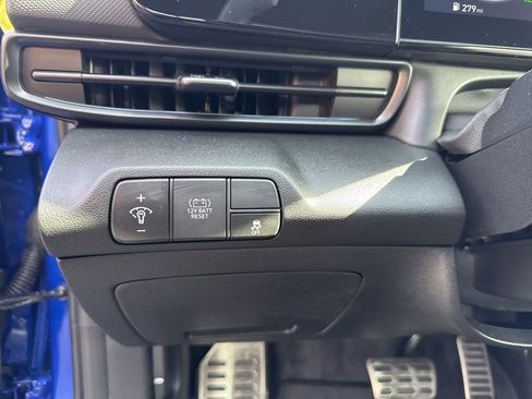 Used 2025 Hyundai Elantra SEL w/ Cargo Package image 20