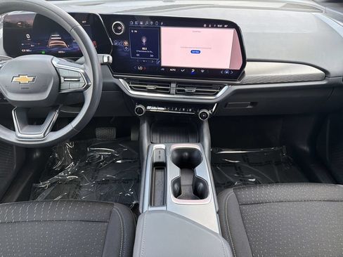 Used 2025 Chevrolet Equinox EV LT FWD image 14