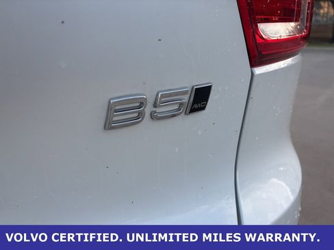 Certified 2025 Volvo XC40 B5 Plus image 9