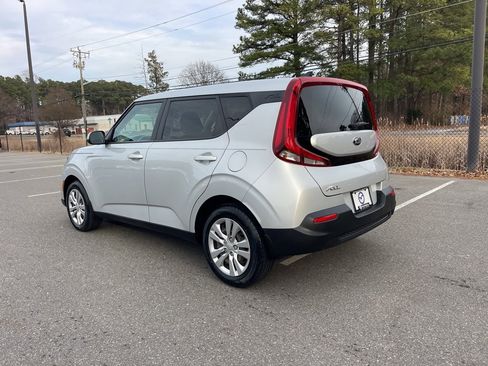 Certified 2021 Kia Soul LX image 7