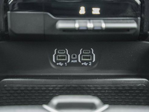 Used 2021 RAM 1500 Laramie image 27