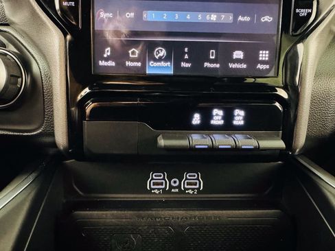 Used 2025 RAM 1500 Big Horn AWD/4WD image 22