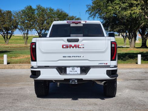 Certified 2025 GMC Sierra 2500 AT4 w/ AT4 Premium Plus Package image 6