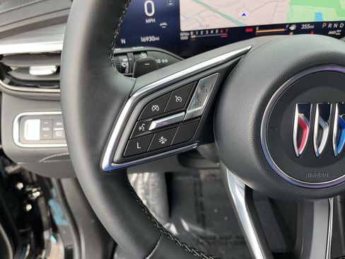 Used 2025 Buick Enclave Preferred image 21