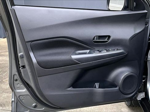 Certified 2025 Nissan Kicks Play S image 19