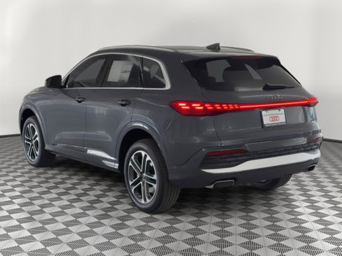 New 2026 Audi Q5 Premium image 3