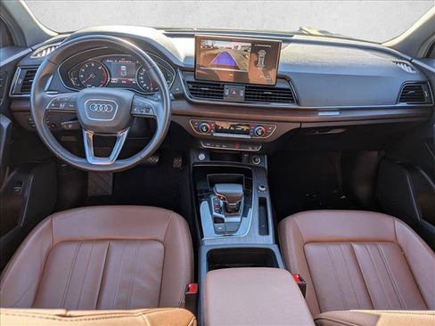 Used 2022 Audi Q5 2.0T Premium w/ Convenience Package AWD/4WD image 17