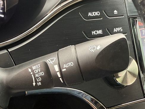 Used 2018 Toyota Avalon Limited w/ Protection Package FWD image 27