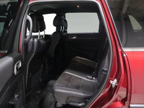 Certified 2022 Jeep Grand Cherokee Laredo X AWD/4WD image 19