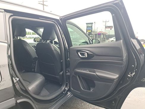 New 2026 Jeep Compass Latitude image 14