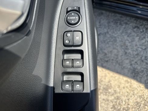 Used 2023 Kia Rio S image 12