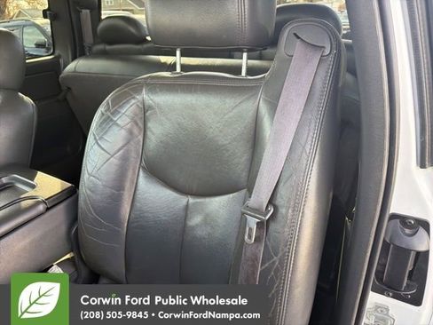 Used 2007 Chevrolet Silverado 2500 LT image 25