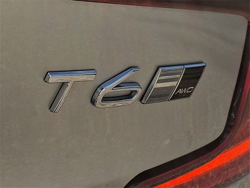 Used 2018 Volvo S90 T6 Inscription w/ Convenience Package image 28