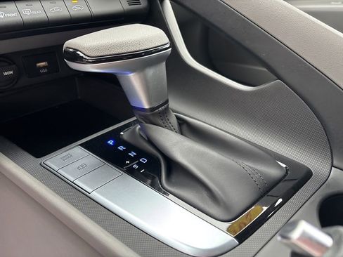 Certified 2024 Hyundai Elantra SEL FWD image 19