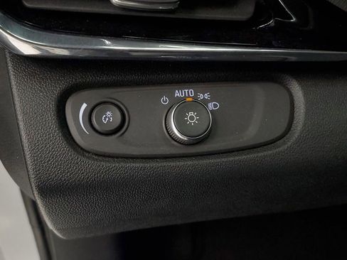 Used 2025 Buick Envista Sport Touring FWD image 13