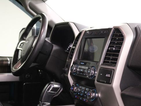 Used 2020 Ford F150 Lariat image 31