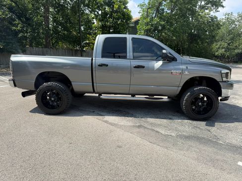 Used 2009 Dodge Ram 2500 Truck SLT w/ Trailer Tow Group AWD/4WD image 4