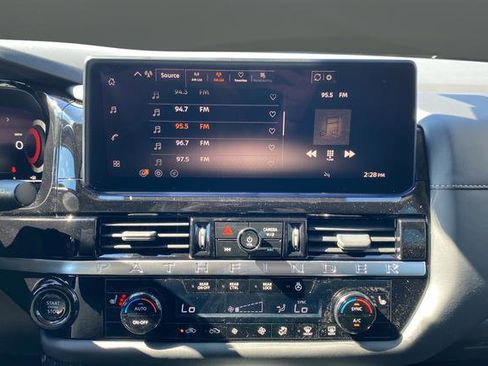 New 2026 Nissan Pathfinder SL image 12