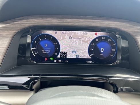 Used 2024 Volkswagen Atlas SEL Premium R-Line image 11